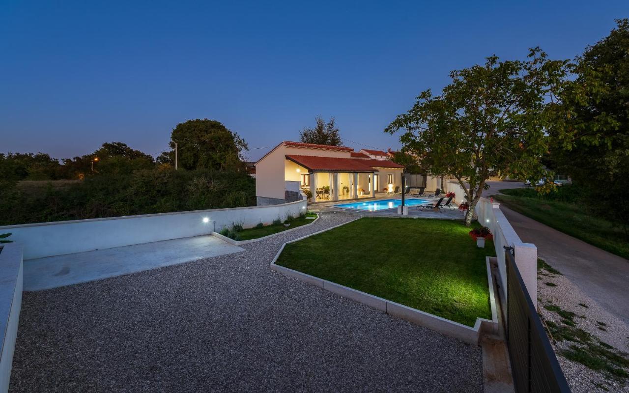 Villa Desapemani Zminj Екстер'єр фото