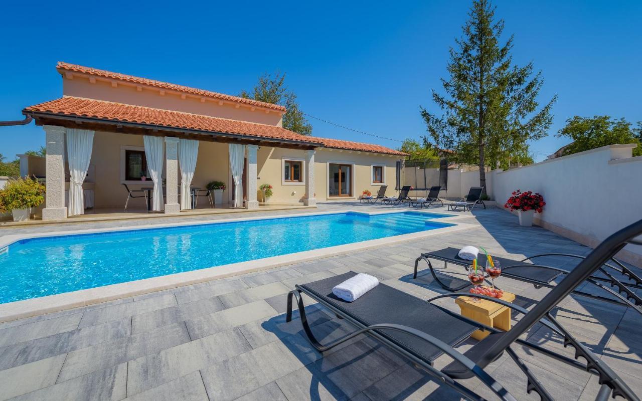 Villa Desapemani Zminj Екстер'єр фото