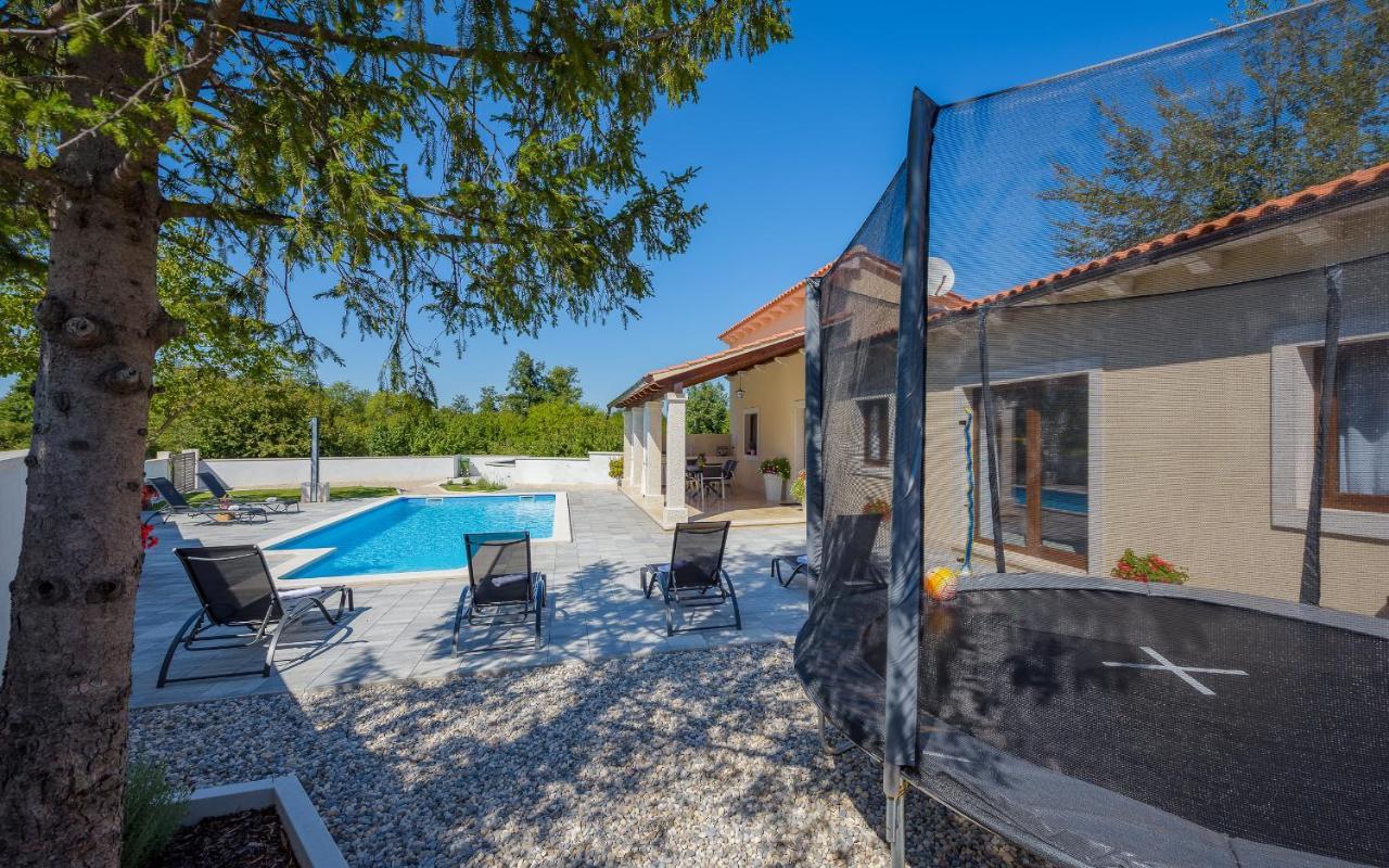 Villa Desapemani Zminj Екстер'єр фото